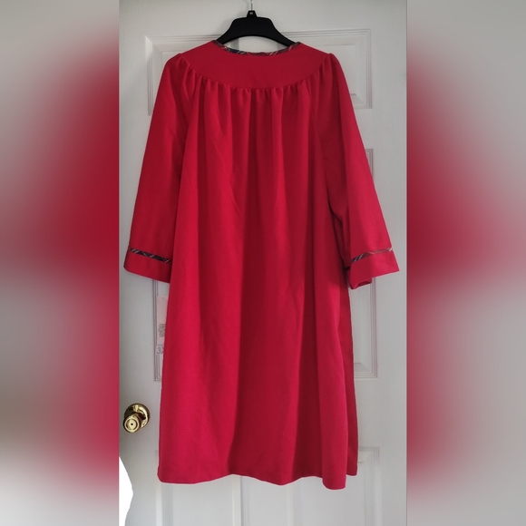 Women's Robe - Picture 3 of 6